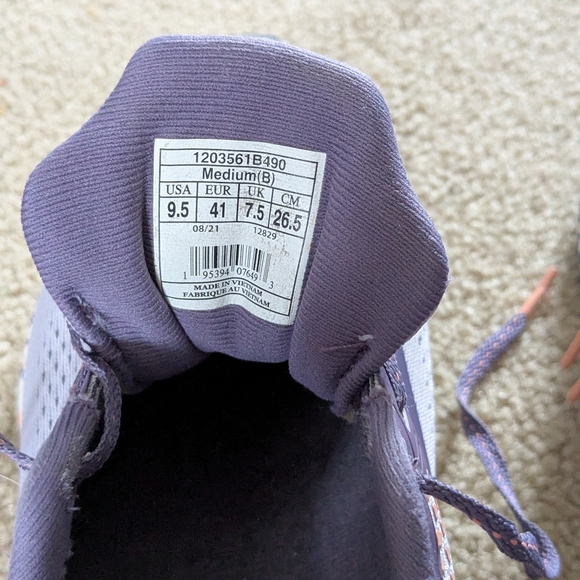 Brooks US Size 9.5 Women's Lavender Running Shoes - Picture 4 of 5